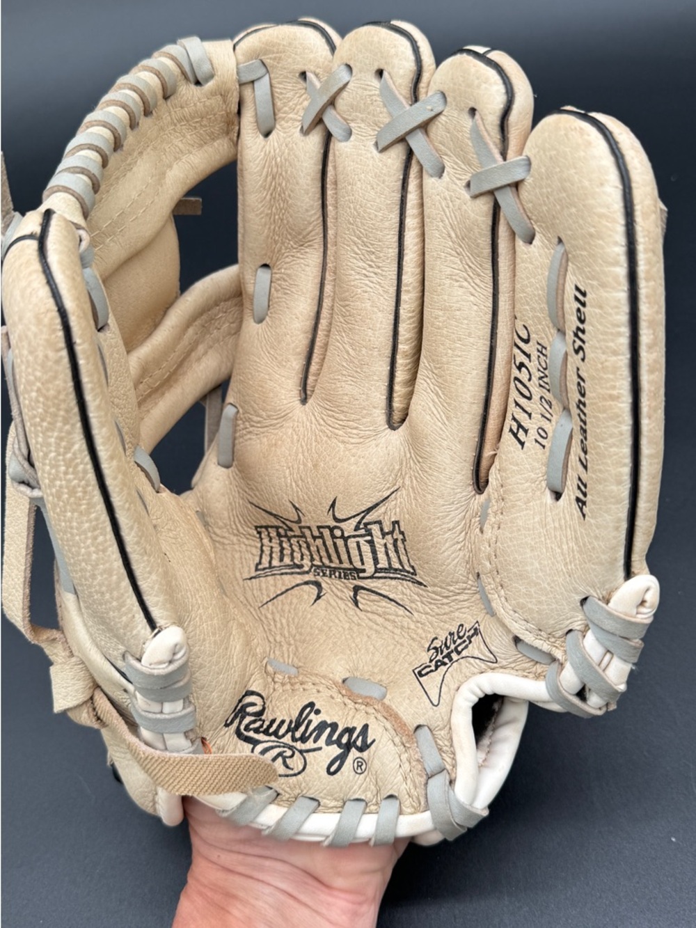 Rawlings Leather Highlight Series 10.5-inch Baseball Softball Glove RH Throw